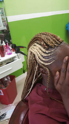 Professional African Hair Braiding - Thumbnail