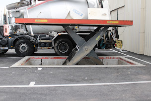 Photo n°4 de Import Export Dhimitri à Villeneuve-le-Roi (Concessionnaire de poids lourds)