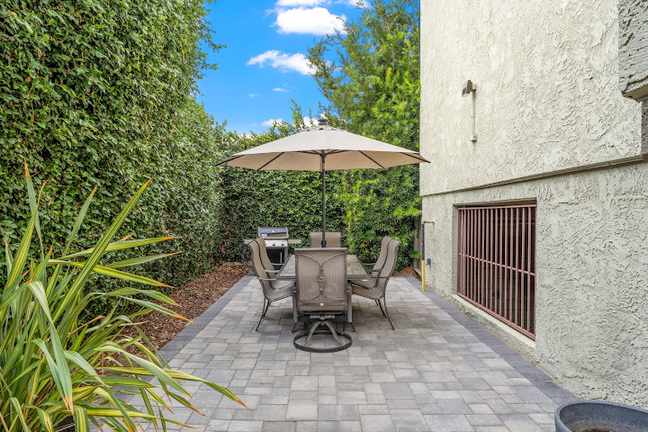 The Diplomat by null