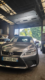 Photo n°9 de Garage du Port - Mécanique & Carrosserie à Le Port-Marly (Mécanicien)