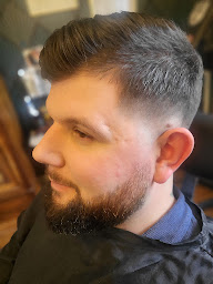 Photo n°22 de Le Salon - Prix maîtrisés et RDV individualisé - Barbier Coiffeur hommes, femmes, enfants - Le Salon by Fanny Detré à La Fère (Barbier)