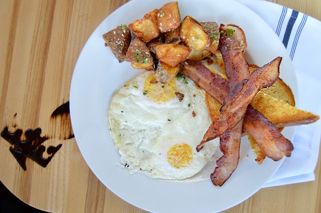 Louie's Wine Dive & Clayton Kitchen