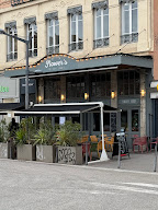 Flowers Bistro Pub Restaurant à Lyon
