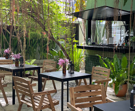 Earth House, restaurant in Bangkok