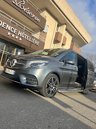 Photo n°4 de FOX-C TRANSPORT VTC TAXI à Cessy (Service de taxi)