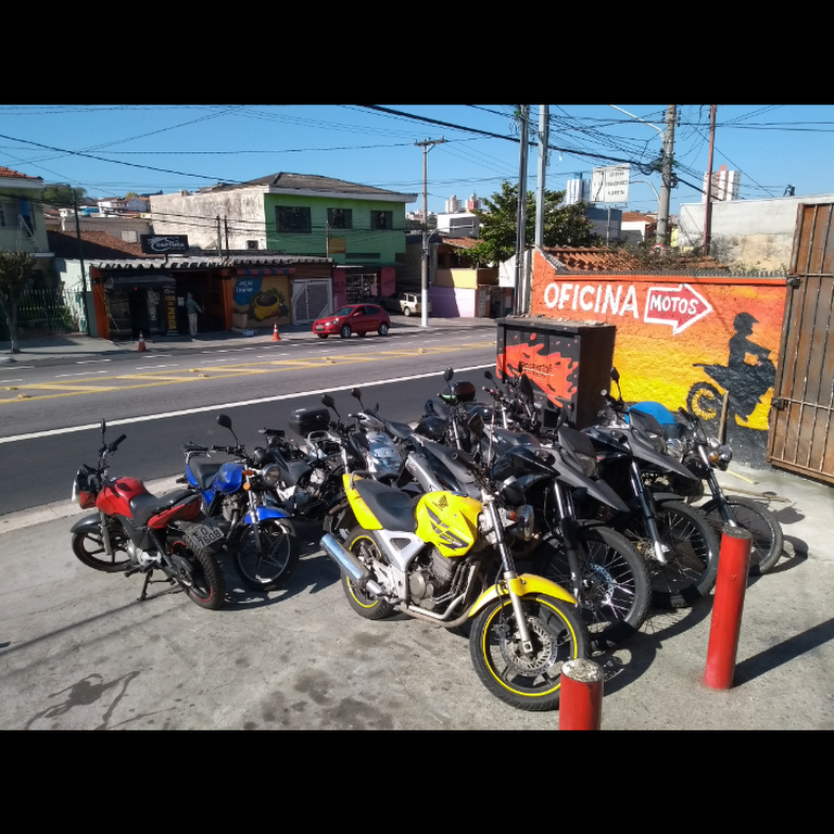 Street Motos