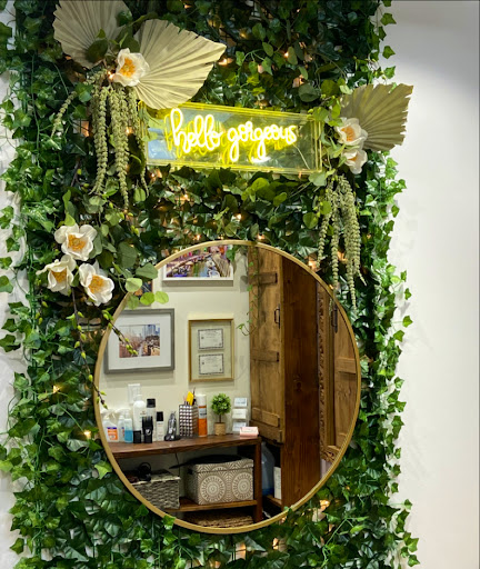 Salon Ten 71