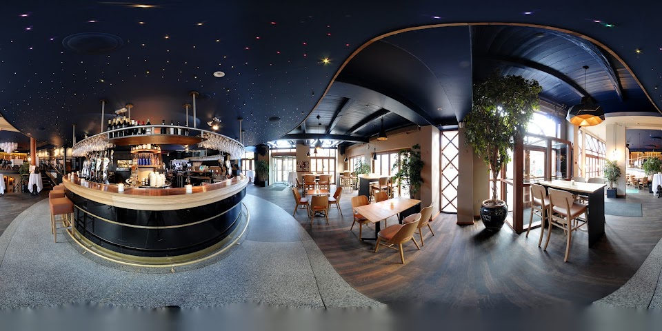 Jakobs Café & Bar by null