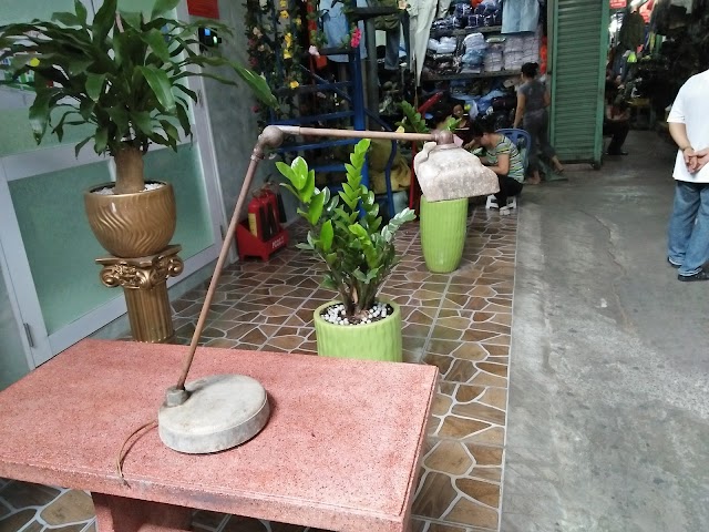 Chợ Dân Sinh