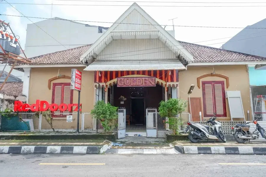 RedDoorz @ Golden Inn Tugu Yogyakarta