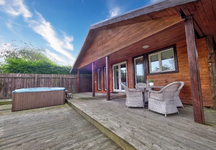 Riverside Lodges