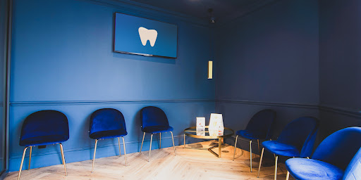 Docteur Nathalie Mrejen - Facettes dentaires - Invisalign Gallery - France