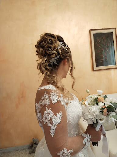 Creare Arte è parrucchiere,estetica, abiti da sposa - Thumbnail
