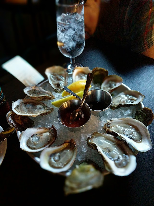 Claddagh Oyster House