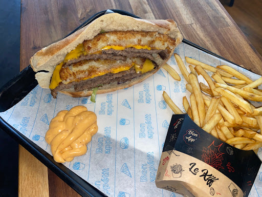 Photo 3 - Le Gourmet Burger