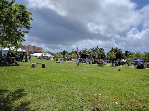 Jardín Urbano de Isla Verde, Author: Hector G