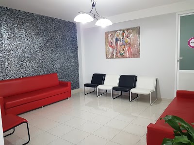 Photos of Dr Lahlali Nawal ( Chirurgien Dentiste-Orthodontiste )