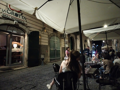 La Grotta Speakeasy bar - Thumbnail
