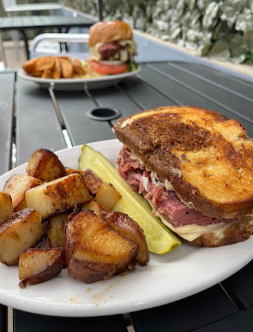 McBob's Pub & Grill by null