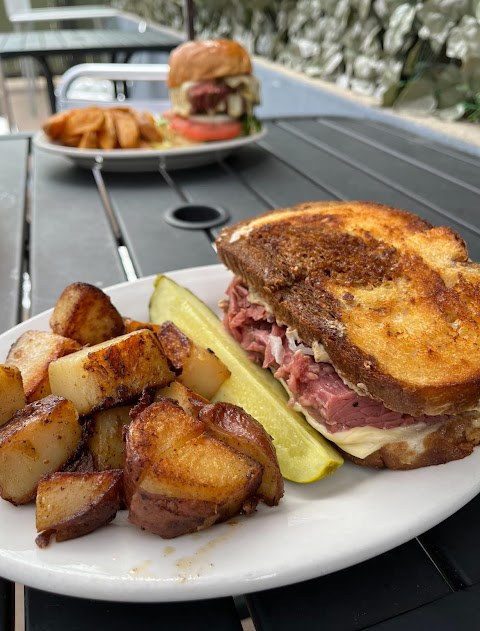 McBob's Pub & Grill by null