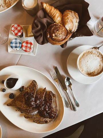 Wentworth Mansion by null