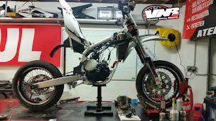 Photo n°11 de VNR bike à Vimy (Magasin de pièces et d'accessoires pour motos)