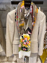 Photo n°29 de Curling à Paris (Magasin de vêtements pour femmes)