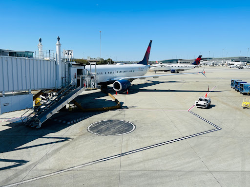 Amazon Sacramento Airport KSMF - Thumbnail