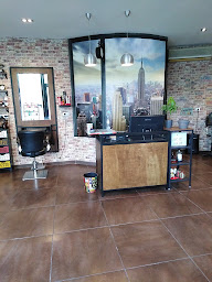 Photo n°3 de Lucie'F Hair à Francheville (Salon de coiffure)