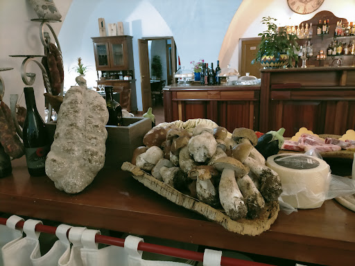 Il Castello Osteria Caffè Gallery - Italy