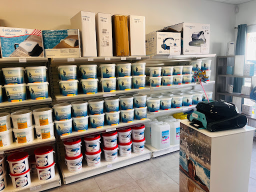 Photo de Ô LIMPIDA PISCINES ERMANNI ROBION à Oppède (84580)