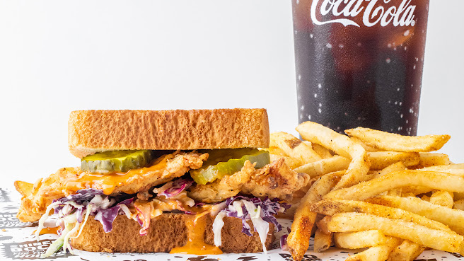 Roosters Run by null