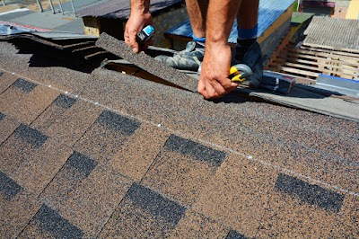 R 5 Roofing and Construction