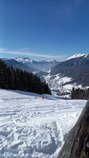 Ski Weekender - Thumbnail