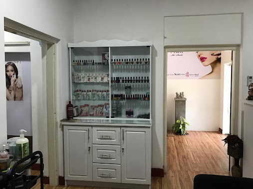 Glamor Nail Art & Body Wax Studio, Author: Tharindu Ratnayake