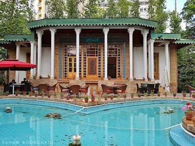 Photos of Iranian Art Museum Garden