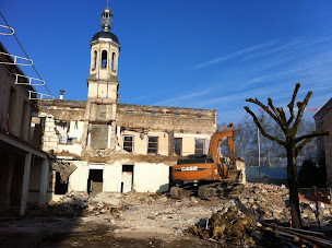 Photo n°2 de ENTREPRISE TOVO : Travaux publics - Terrassement - Démolition - Location d'engins - Location de benne à Boé (Déchetterie)