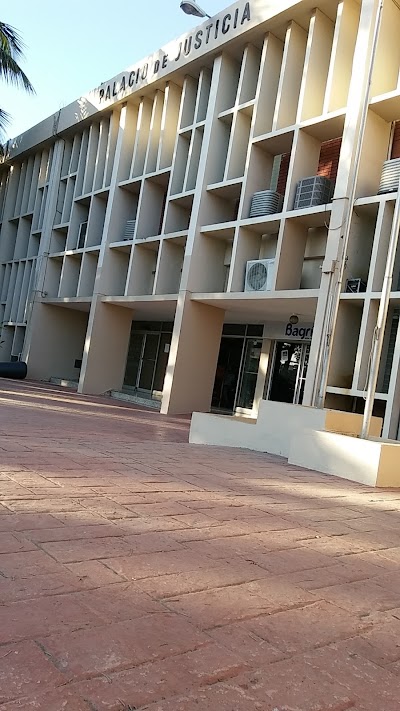 Photos of courthouse