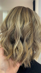 Photo n°7 de Madame, Monsieur MélissaTachoires à Le Vésinet (Salon de coiffure)