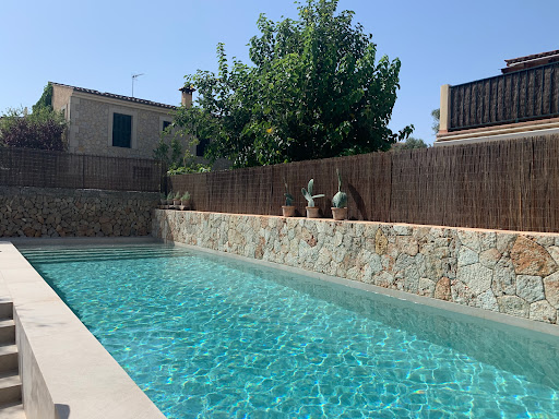 CAN FONT - HOLIDAY RENTAL