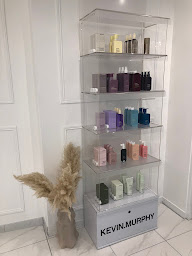 Photo n°3 de House Of Güzel à Mâcon (Salon de coiffure)