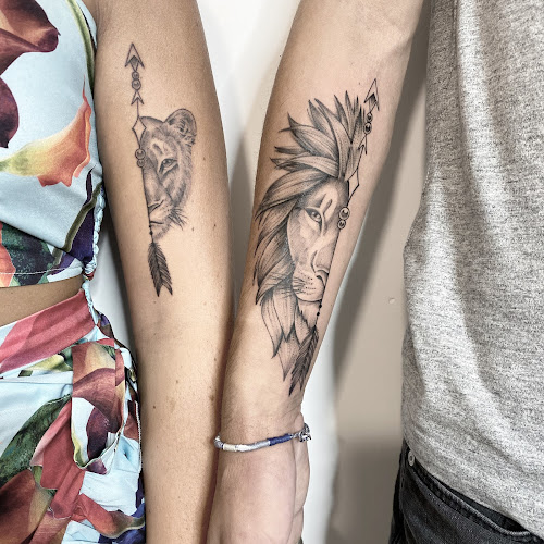 https://www.facebook.com/Santa-Torz-Tattoo-Shop-100104034877415/