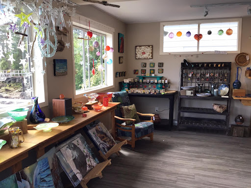 Pier Gallery Artists Collective Gallery - Canada