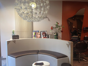 Photo n°2 de Affirmatif Coiffure à Le Puy-en-Velay (Salon de coiffure)