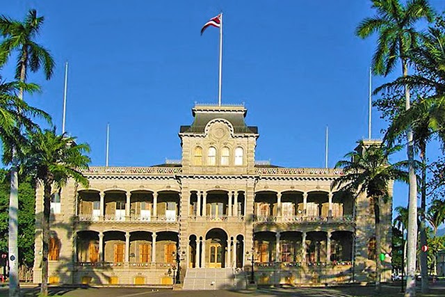 Iolani Palace