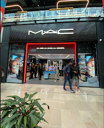 Photo n°20 de MAC Cosmetics à Puteaux (Maquilleur.euse)