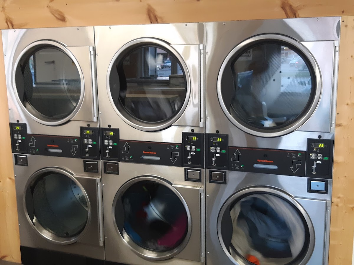 Simply Clean Laundromat laundromat interior in Cleveland, OH