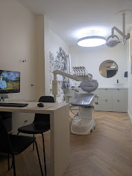 Photo n°3 de Cabinet Dentaire Dr Hermine HAVA-DAHAN à Paris (Dentiste)