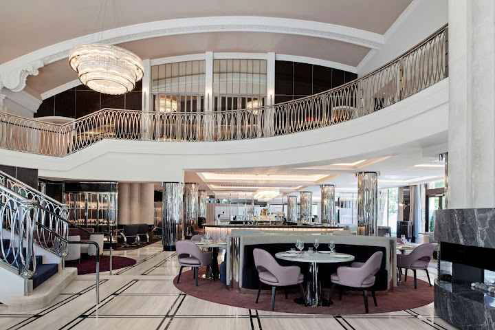 The Royce Hotel by null