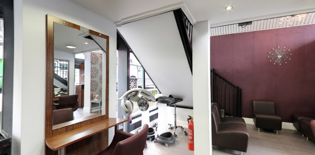 Comments and reviews of Halo Hairdressing